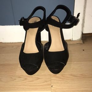 Women’s size 8 black strap high heels